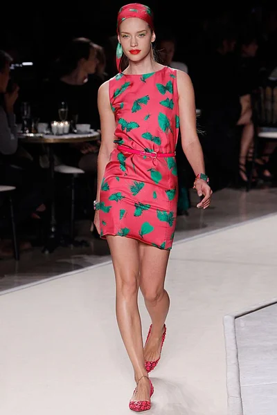 Look 16